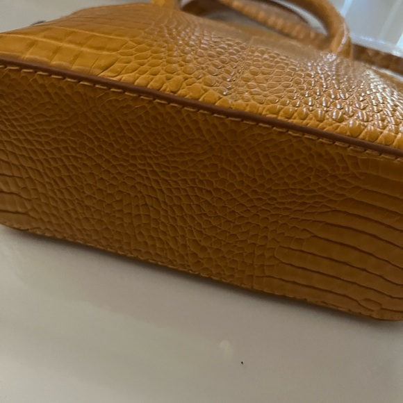 Zara mini crocodile bag. - Picture 3 of 3